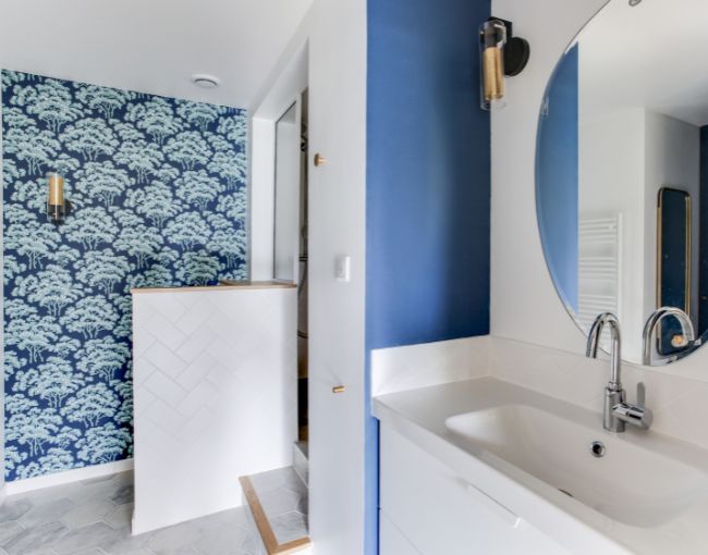 rénovation-interieur-salle-de-bain-luxueuse-nogent-sur-marne-lumineuse-bleue